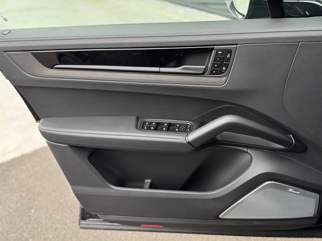 New 2026 Porsche Cayenne GTS image 13