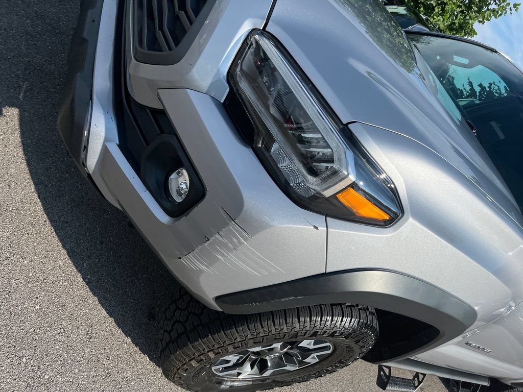 Used 2020 Toyota Tacoma TRD Off-Road w/ TRD Premium Off Road Package AWD/4WD image 34
