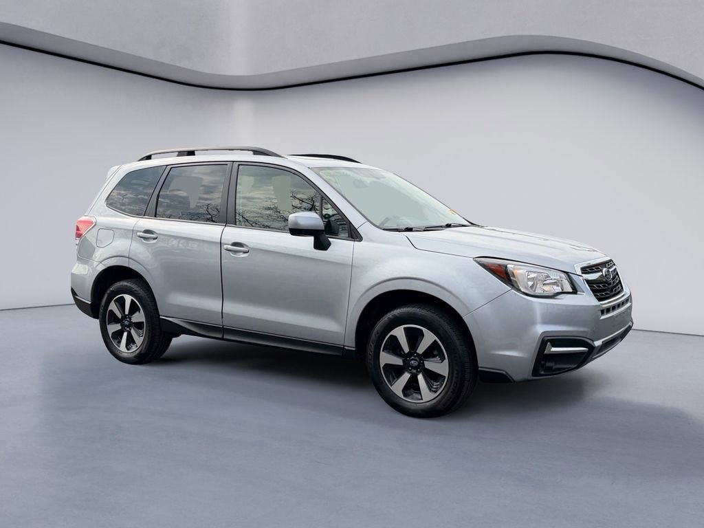 Used 2017 Subaru Forester 2.5i Premium w/ All-Weather Package image 7