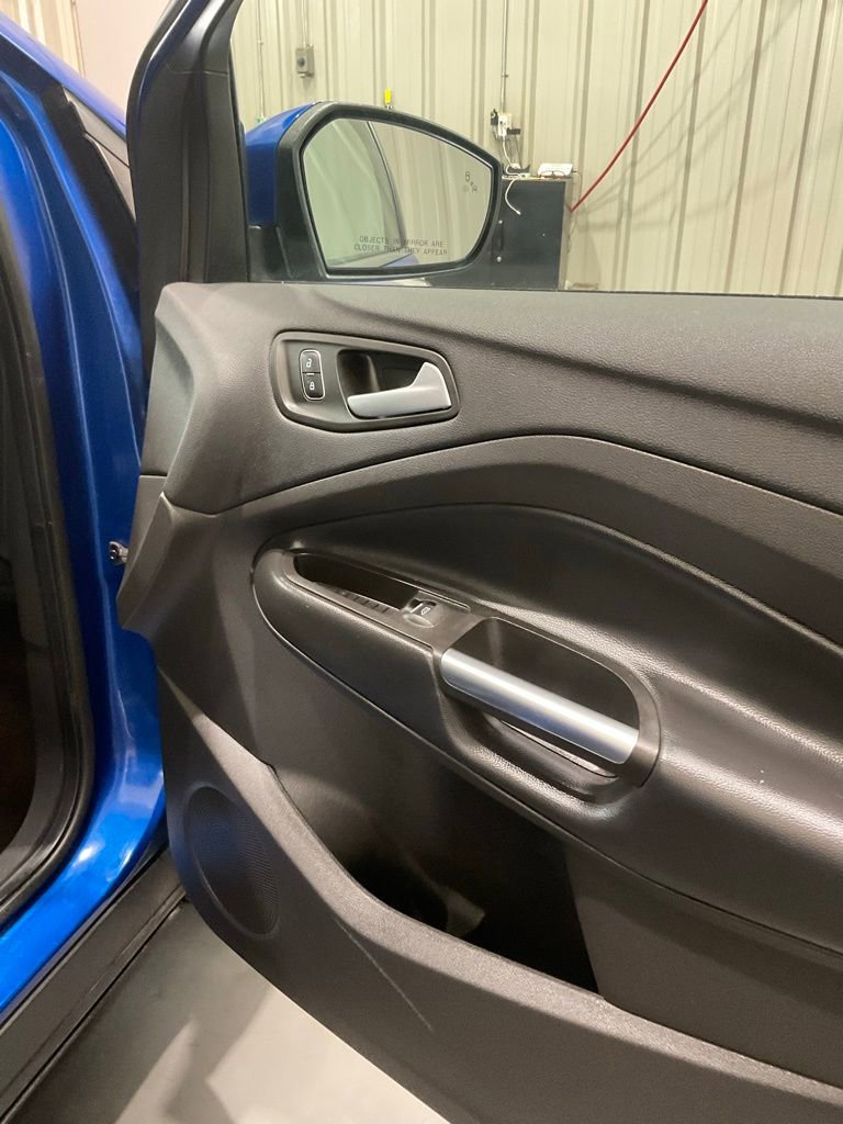 Used 2019 Ford Escape SE image 17