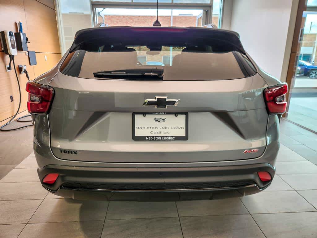 Used 2025 Chevrolet Trax RS w/ Sunroof Package FWD image 6