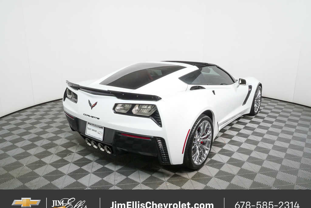 Certified 2015 Chevrolet Corvette Z06 w/ 3LZ Preferred Equipment Group image 24