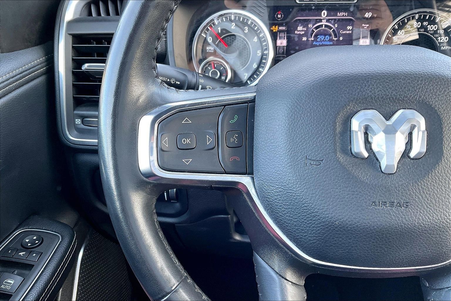 Used 2024 RAM 1500 Laramie image 12