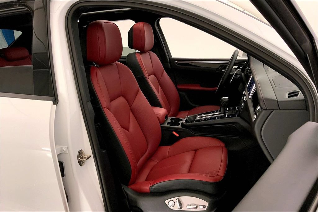 Used 2023 Porsche Macan AWD/4WD image 6