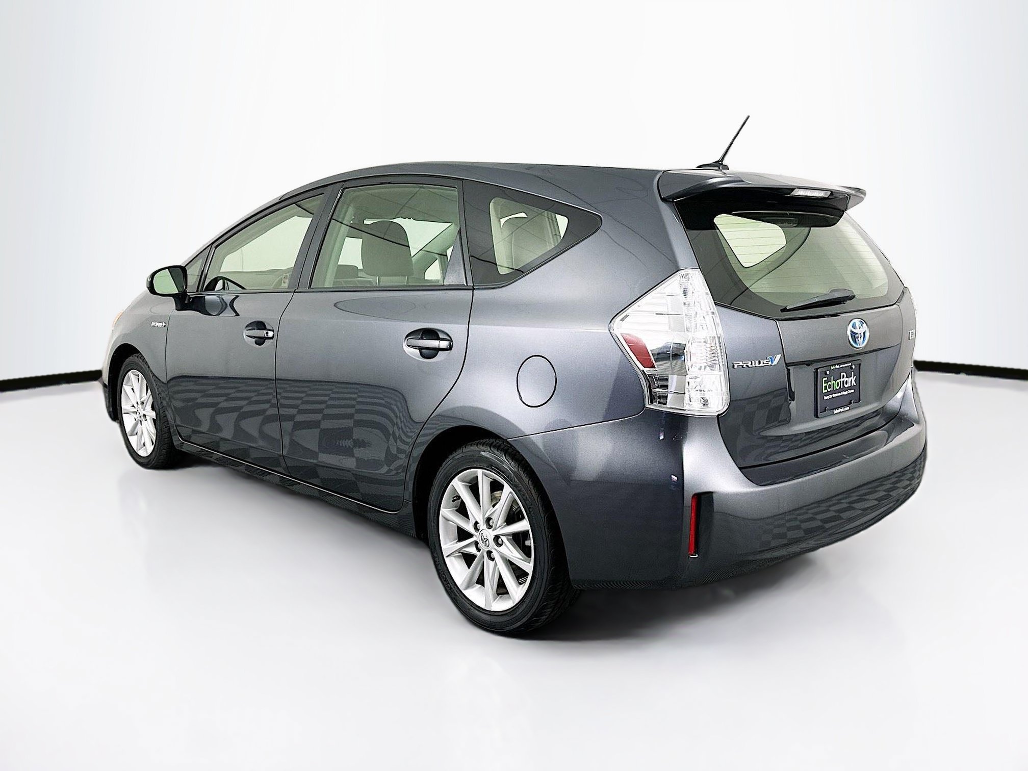Used 2014 Toyota Prius V Five FWD image 5