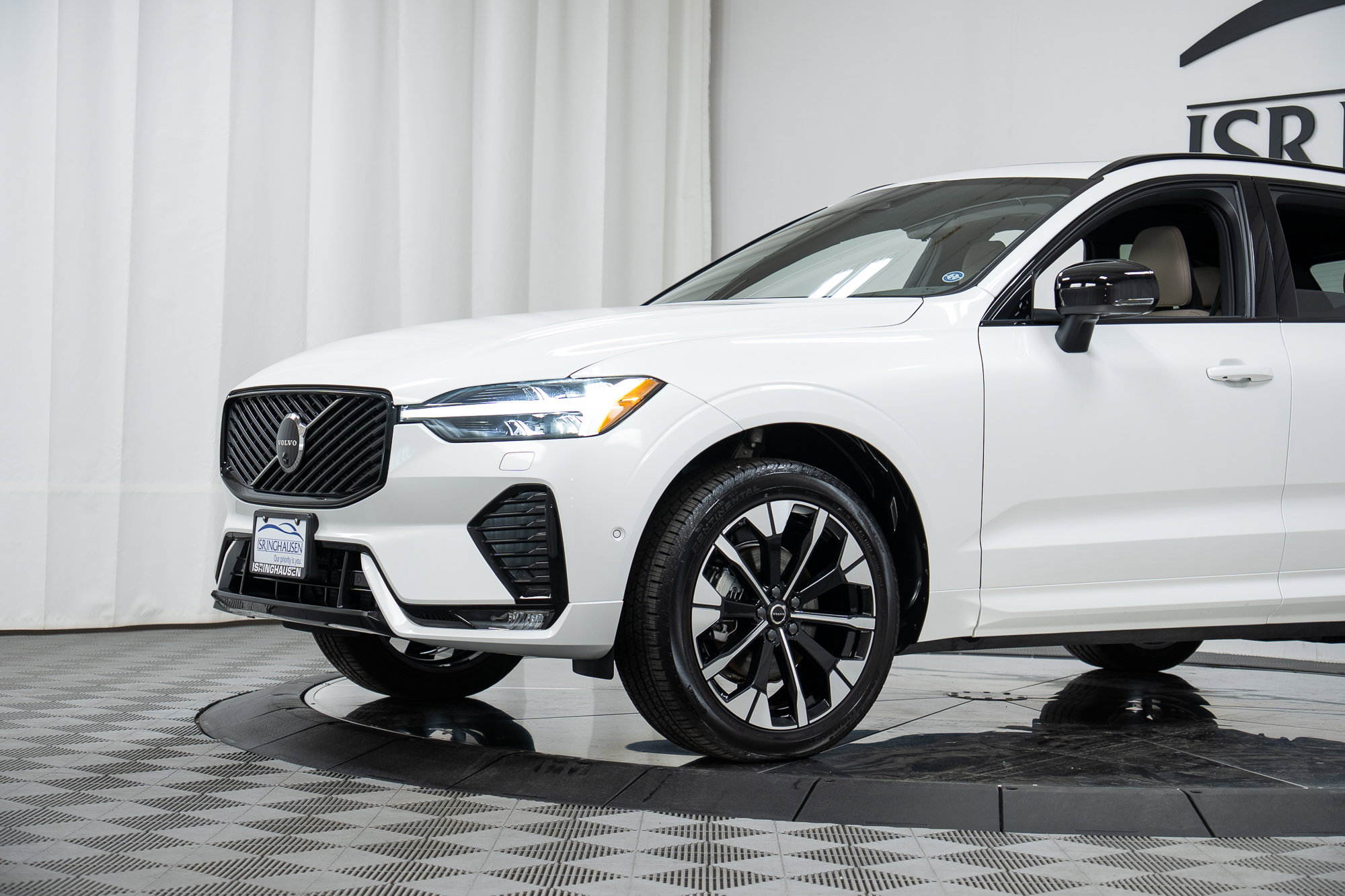 Used 2026 Volvo XC60 B5 Plus w/ Climate Package AWD/4WD image 25