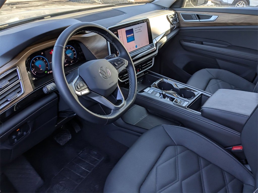 Used 2025 Volkswagen Atlas SE image 14