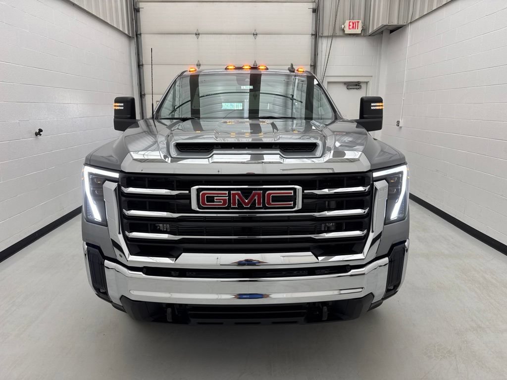 New 2026 GMC Sierra 3500 SLE AWD/4WD image 2