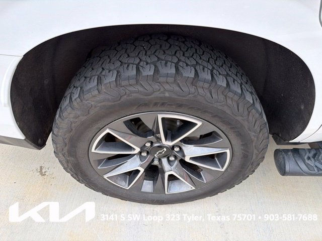 Used 2022 Chevrolet Tahoe Z71 w/ Luxury Package AWD/4WD image 13