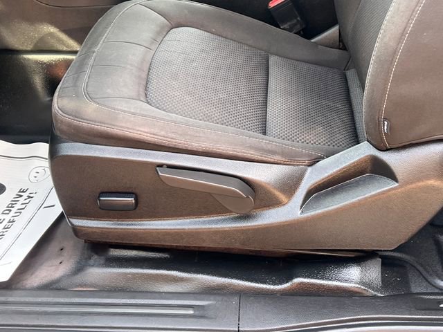 Used 2022 Chevrolet Colorado LT w/ Fleet Safety Package image 25