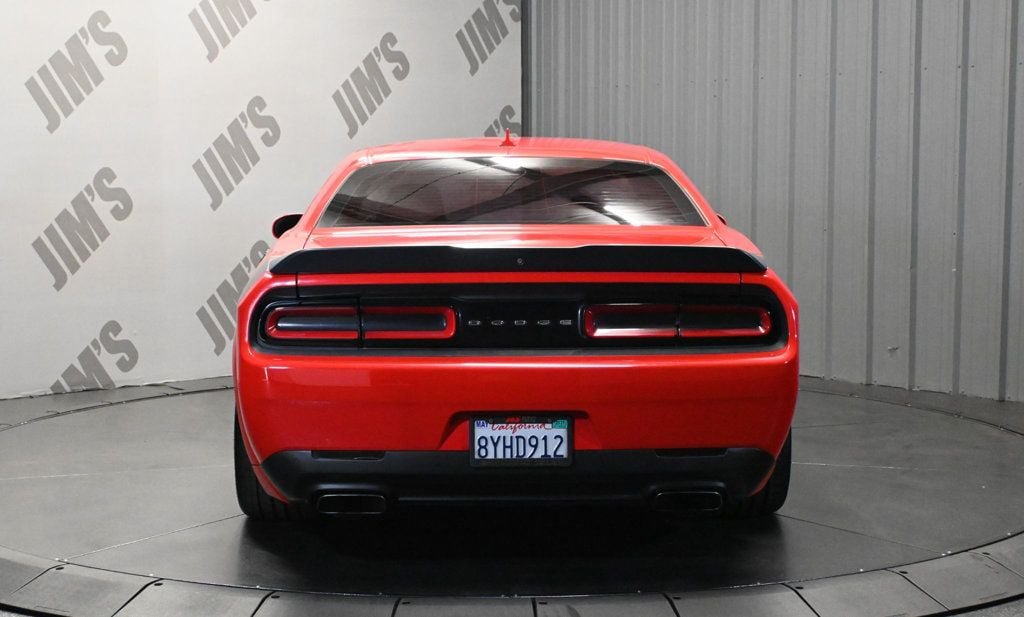 Used 2015 Dodge Challenger R/T Scat Pack w/ Leather Interior Group RWD image 6