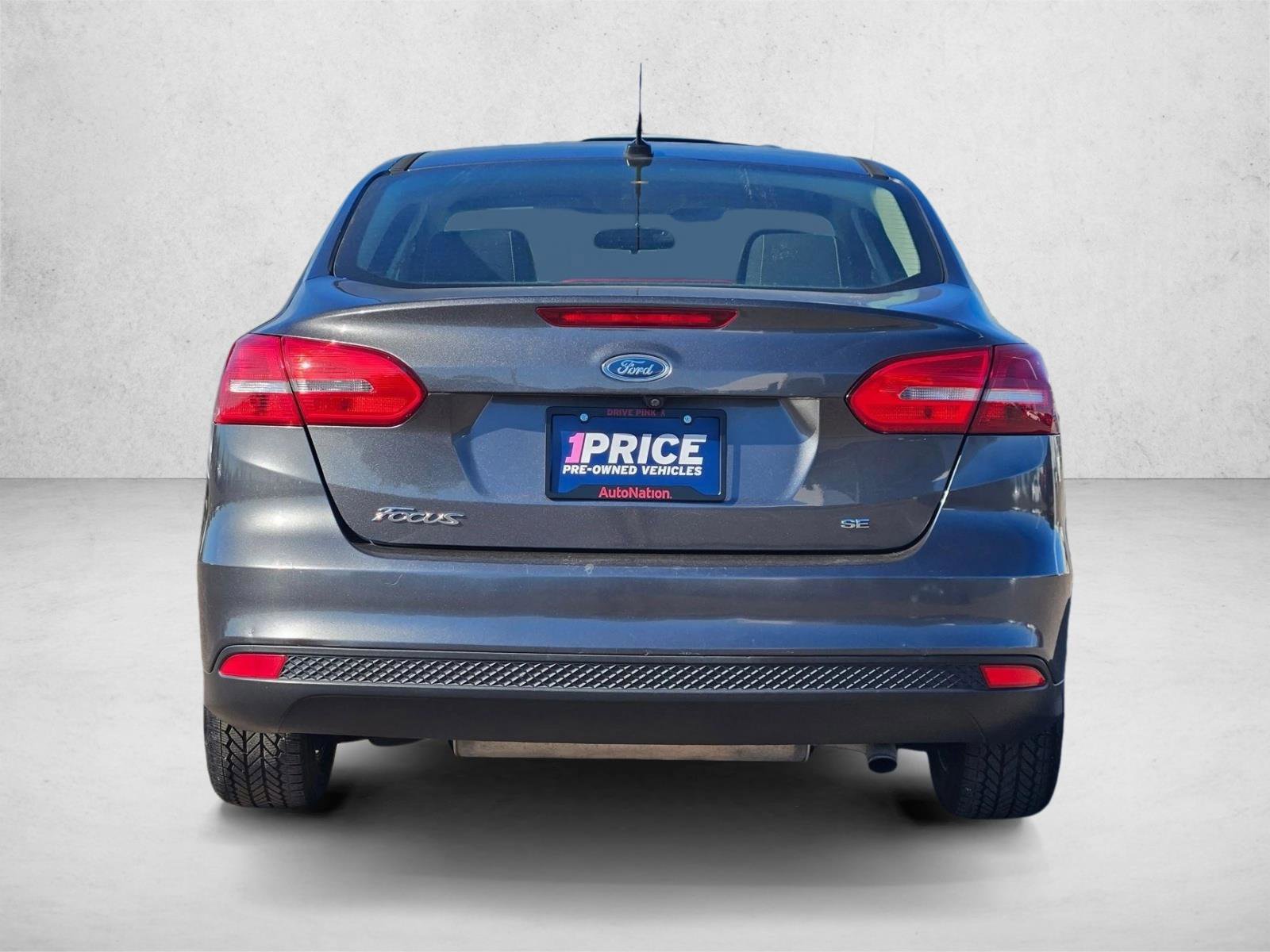 Used 2018 Ford Focus SE w/ Cold Weather Package FWD image 7