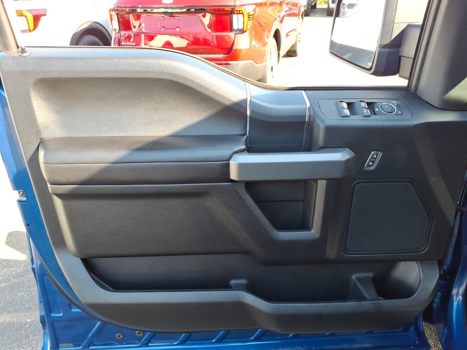Used 2018 Ford F150 XLT w/ Equipment Group 302A Luxury AWD/4WD image 11