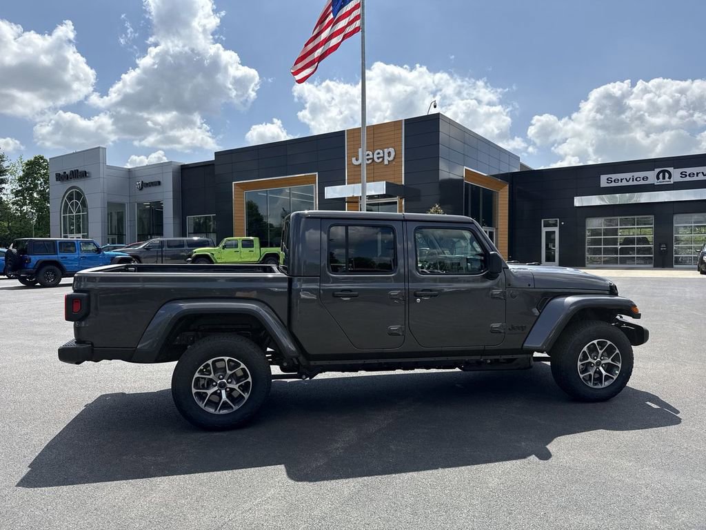 New 2026 Jeep Gladiator Sport AWD/4WD image 14