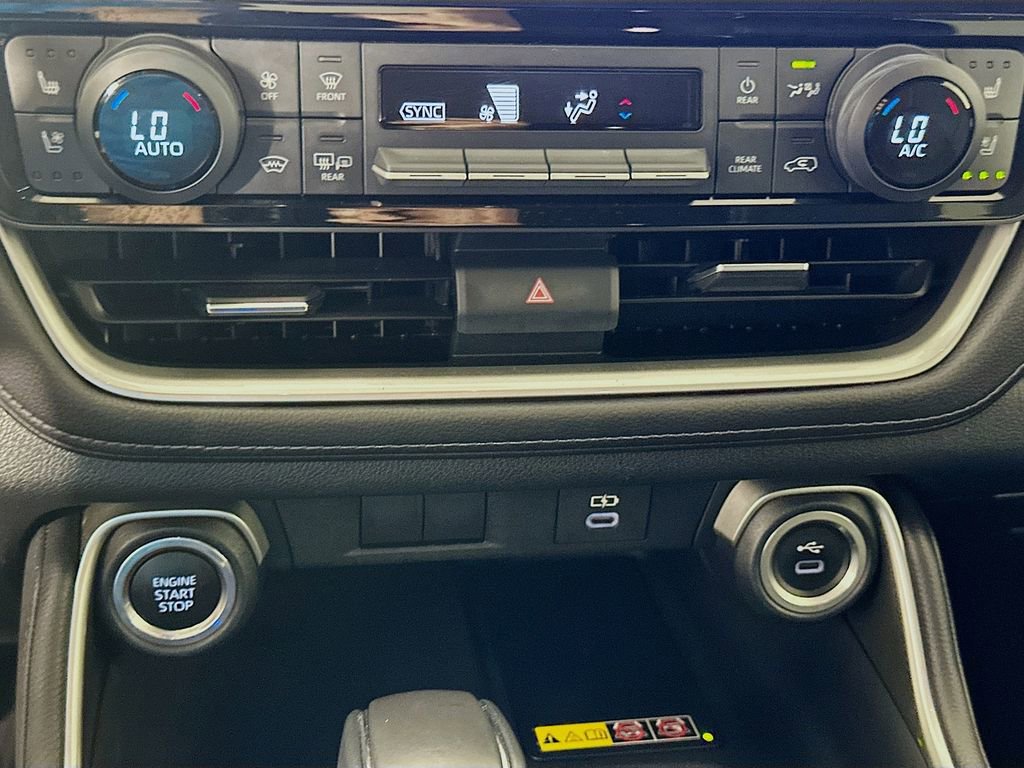 Used 2024 Toyota Grand Highlander AWD image 16