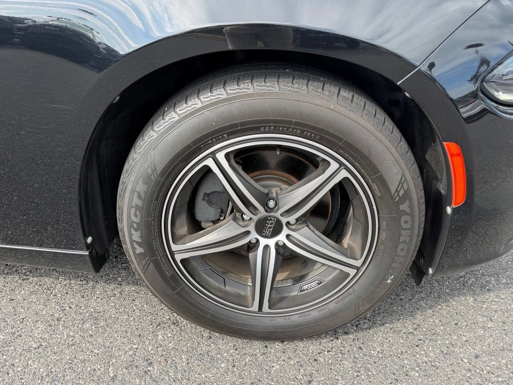 Used 2016 Dodge Charger SXT w/ Blacktop Package RWD image 16