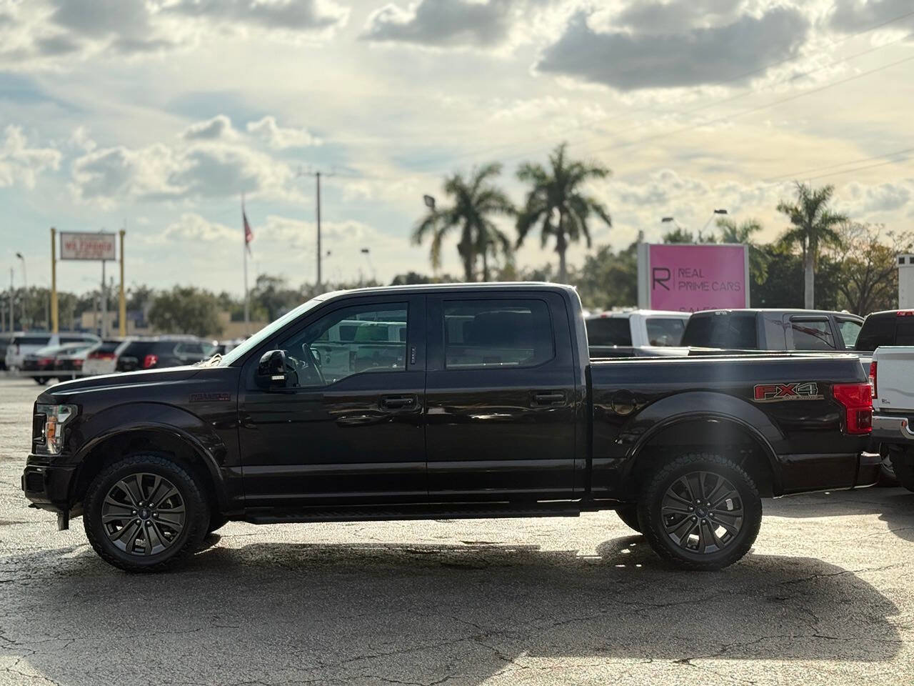 Used 2018 Ford F150 XLT w/ Equipment Group 302A Luxury image 4