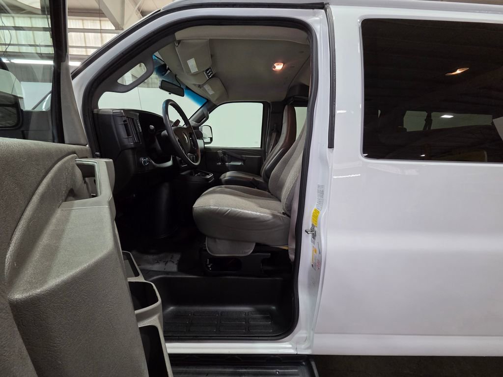 Used 2023 Chevrolet Express 3500 LS RWD image 16
