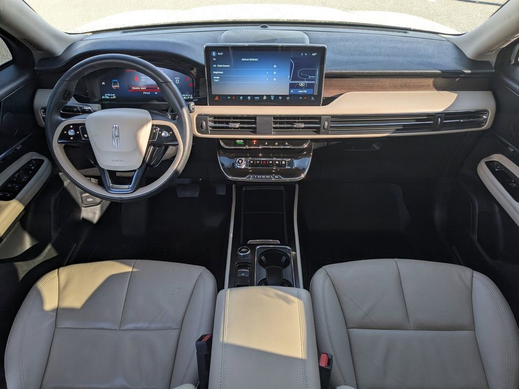 Used 2025 Lincoln Corsair Reserve w/ Jet Appearance Package image 14