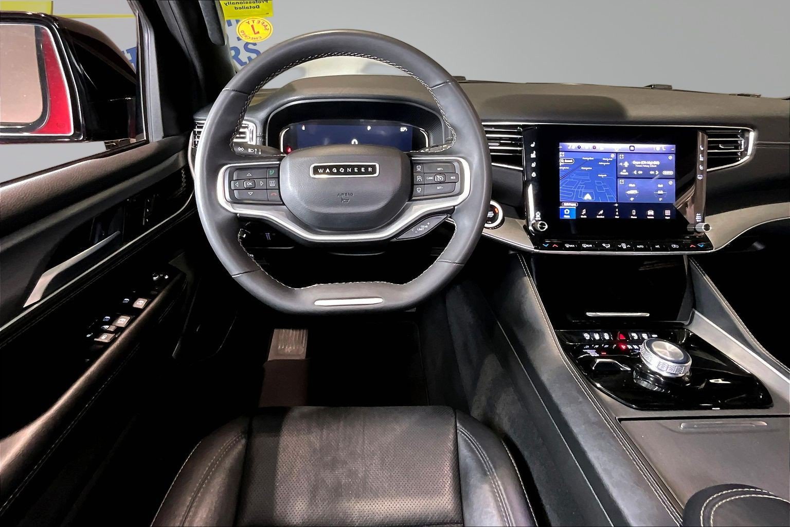 Used 2025 Jeep Wagoneer Series II AWD/4WD image 9