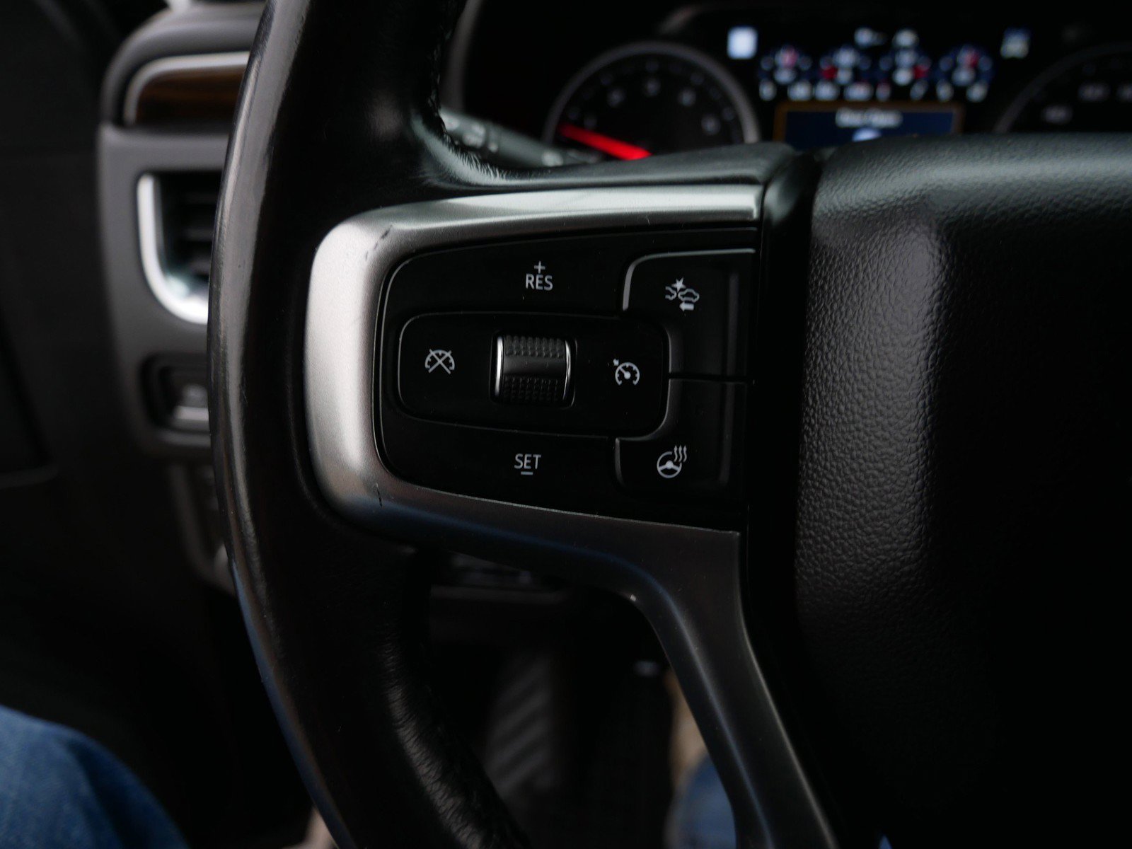 Used 2021 Chevrolet Tahoe Premier w/ Premium Package AWD/4WD image 30