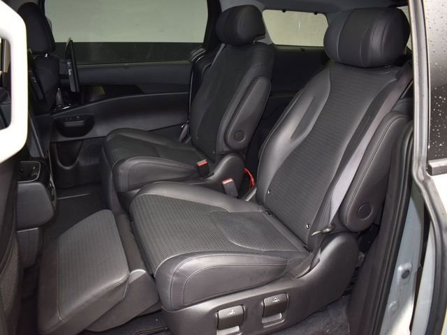 Certified 2025 Kia Carnival SX Prestige image 12