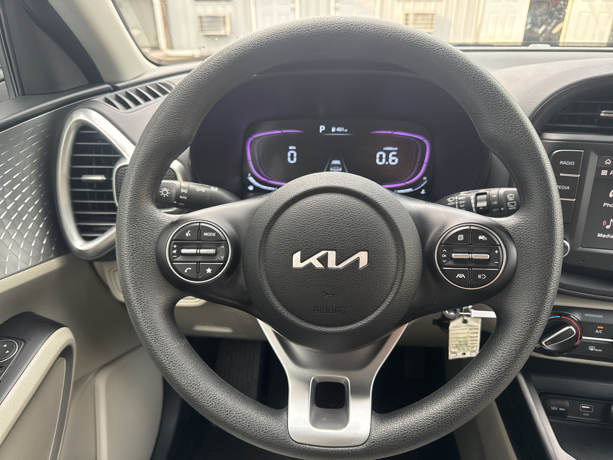 Certified 2025 Kia Soul LX w/ LX Technology Package FWD image 9