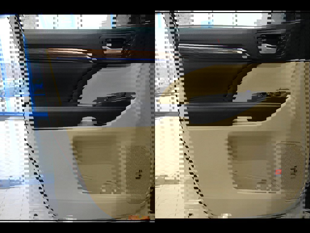 Used 2019 Toyota Highlander Limited image 15