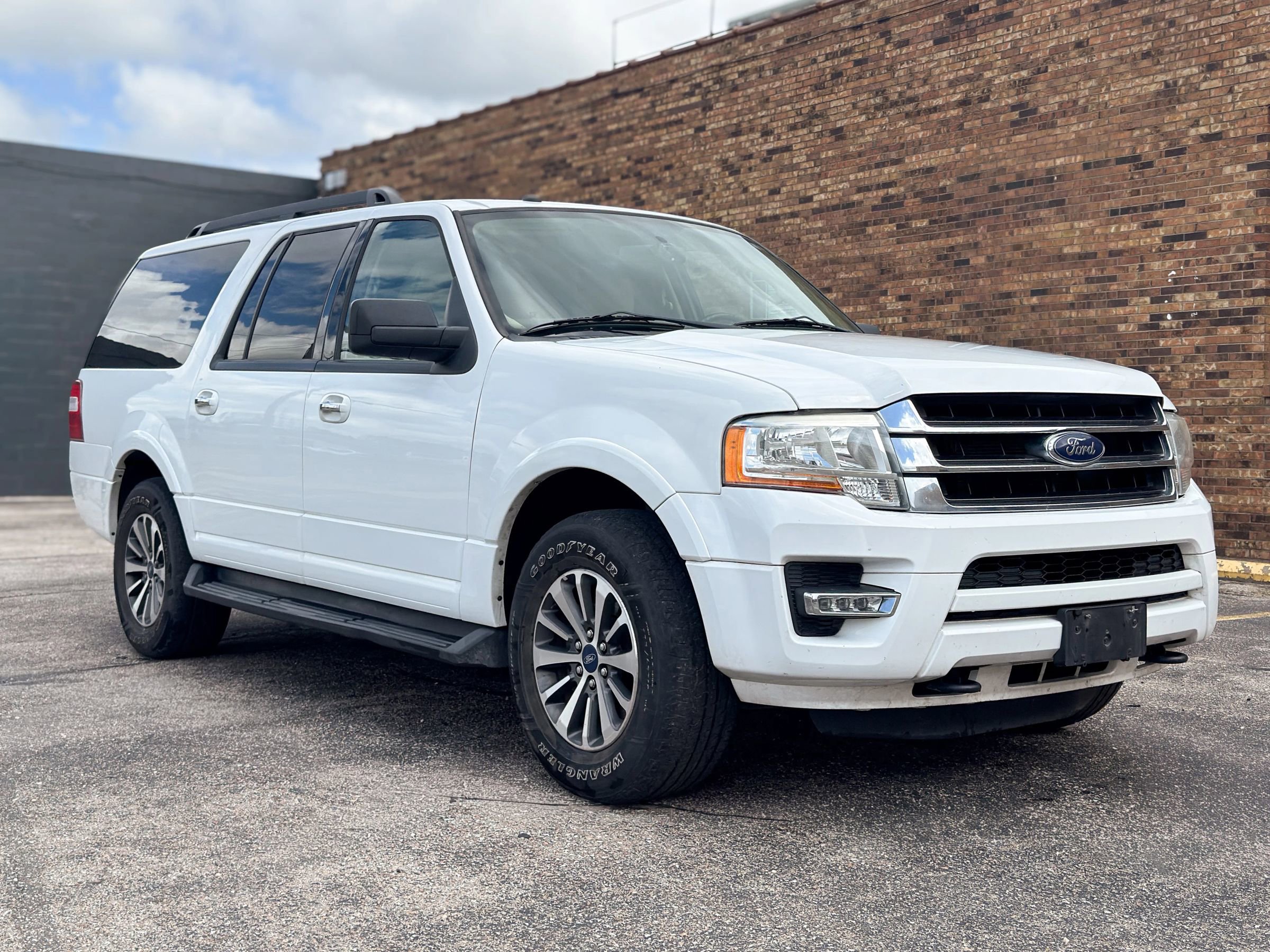 Used 2017 Ford Expedition EL XLT w/ Equipment Group 202A