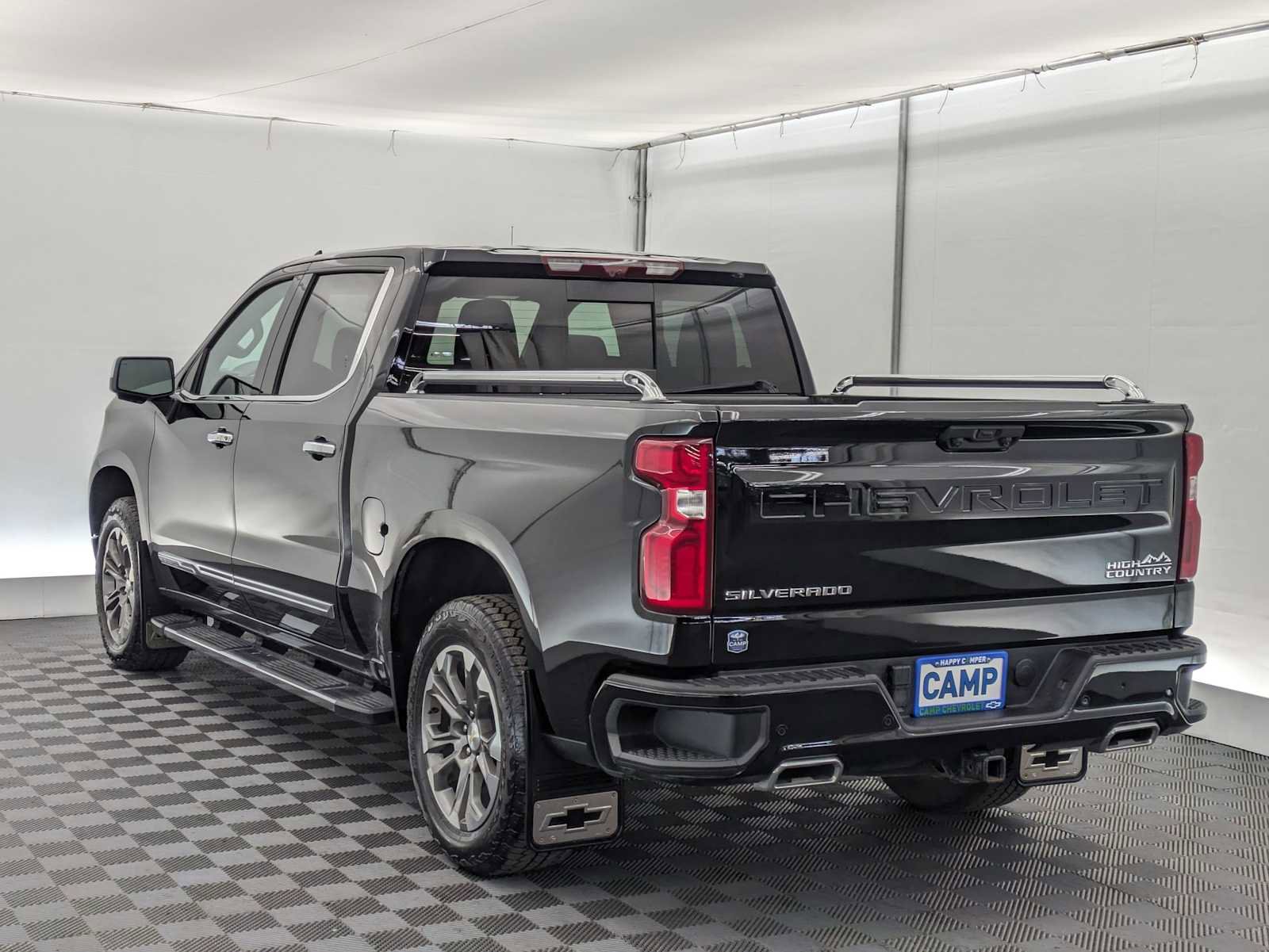 Used 2024 Chevrolet Silverado 1500 High Country w/ Technology Package AWD/4WD image 4