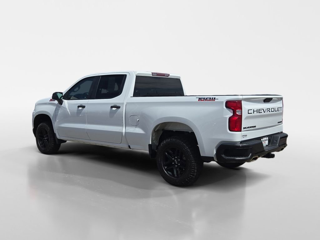 Used 2021 Chevrolet Silverado 1500 Custom Trail Boss w/ LPO, Dark Essentials Package AWD/4WD image 3