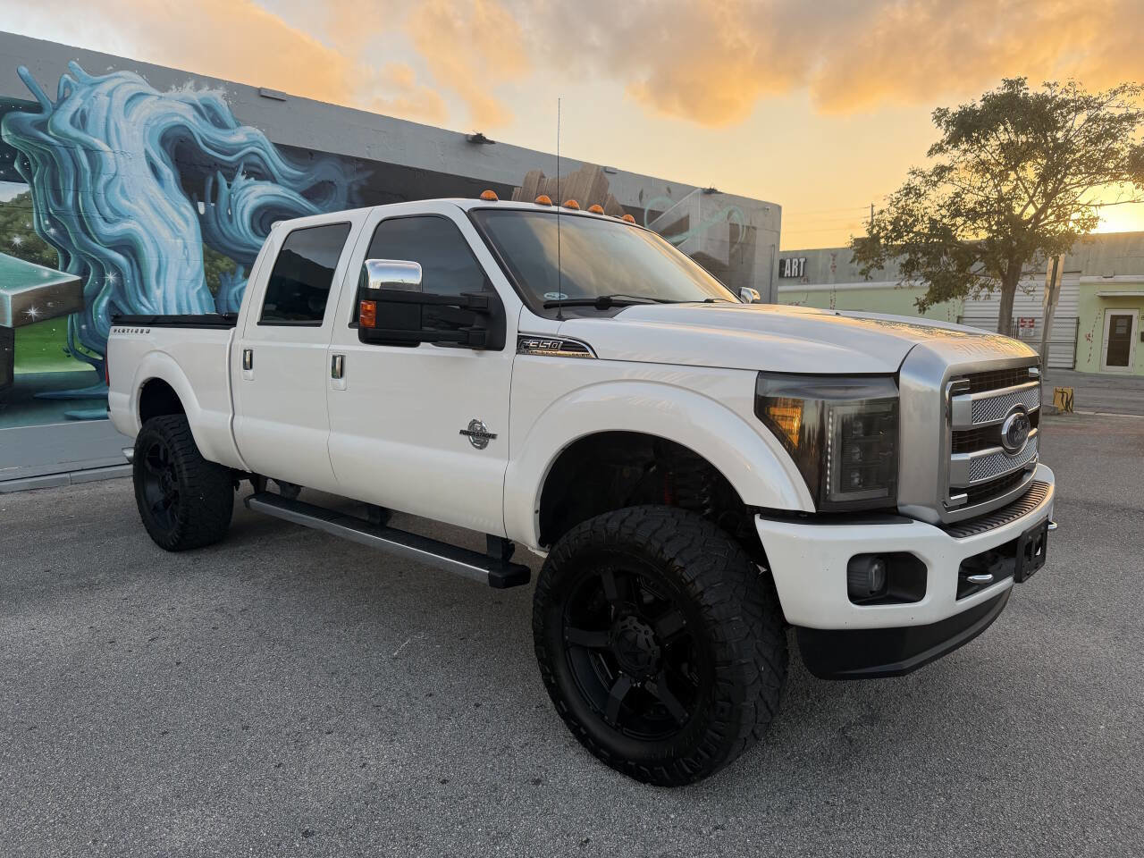 Used 2015 Ford F350 Platinum w/ Platinum Package AWD/4WD image 8