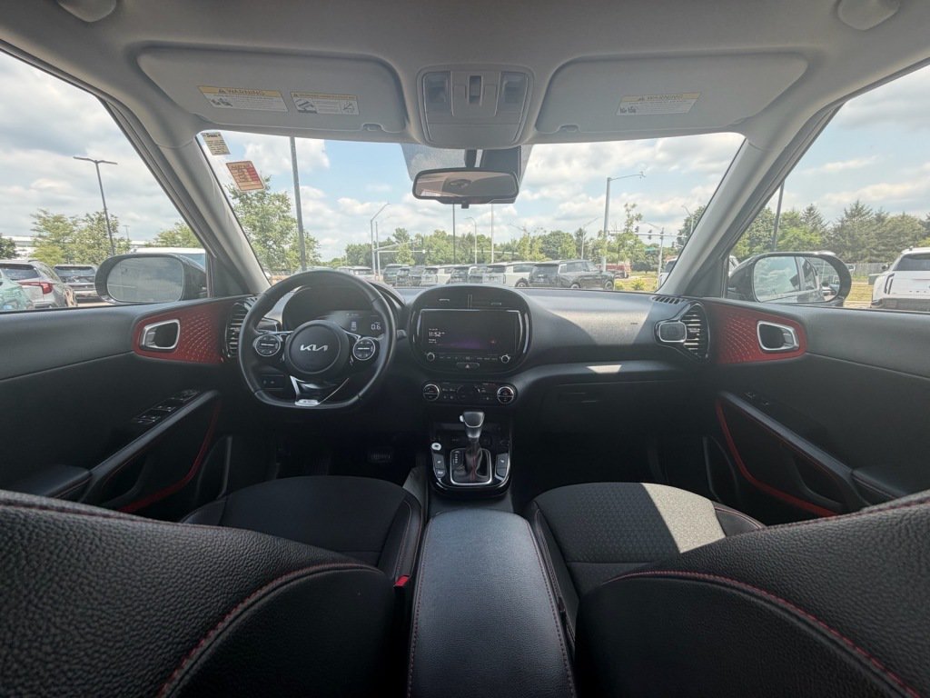Used 2023 Kia Soul GT-Line w/ GT-Line Technology Package FWD image 8