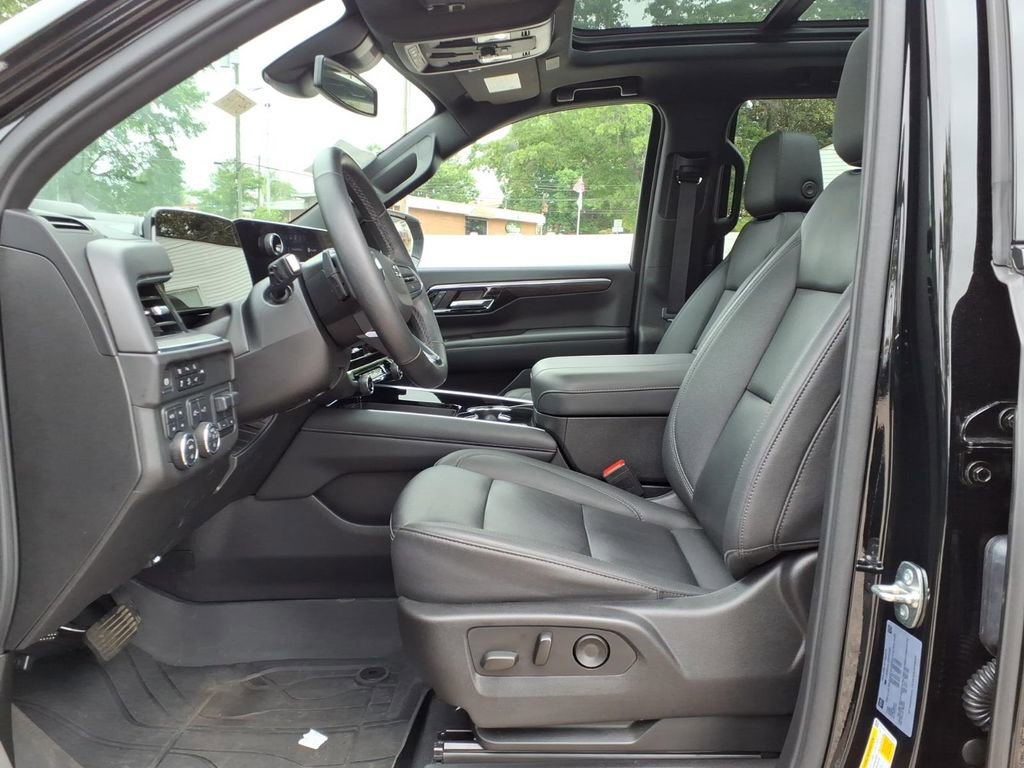 Used 2025 Chevrolet Tahoe Z71 w/ Z71 Off-Road Package AWD/4WD image 19