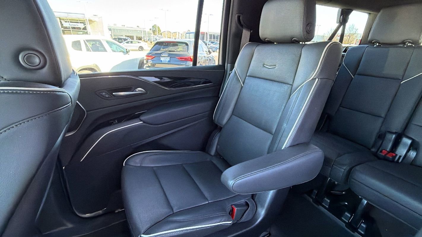 Used 2024 Cadillac Escalade ESV Sport w/ Touring Package image 13