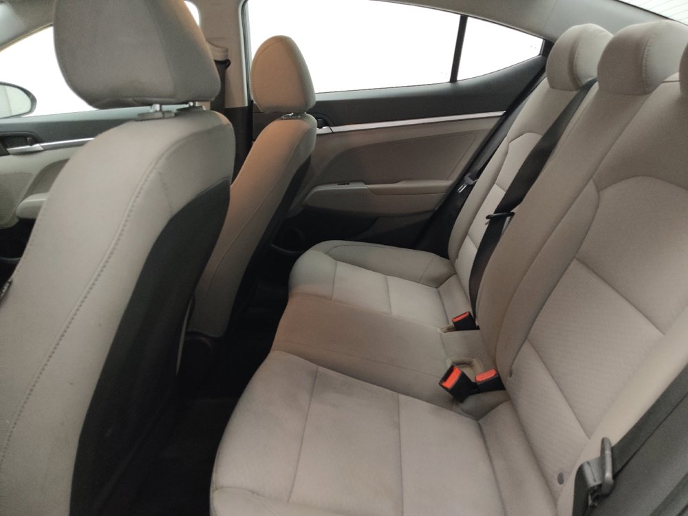 Used 2019 Hyundai Elantra SE FWD image 18