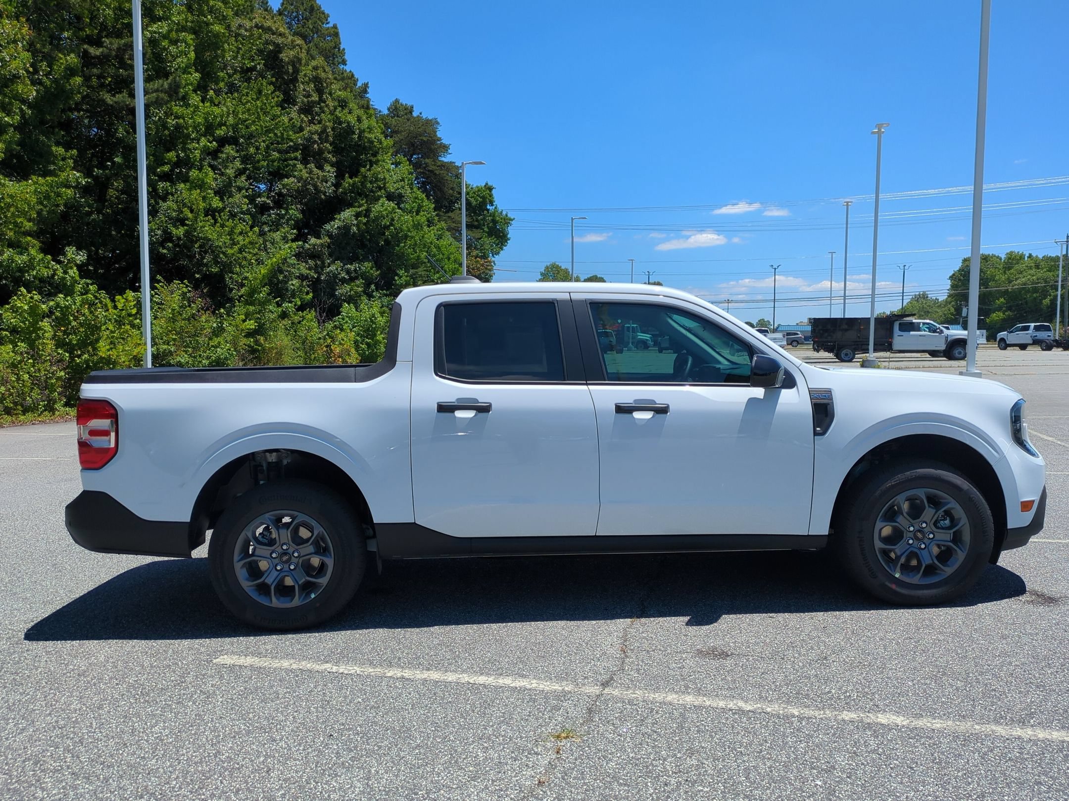 New 2026 Ford Maverick XLT w/ XLT Luxury Package FWD image 3