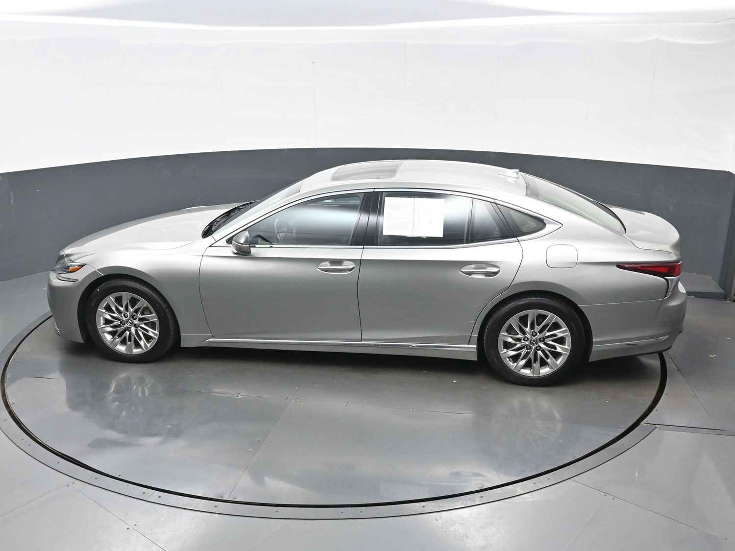 Used 2019 Lexus LS 500 AWD w/ Accessory Package (Z2) image 39