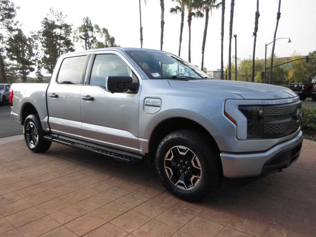 Certified 2023 Ford F150 Lightning XLT w/ Max Trailer Tow Package AWD/4WD image 7