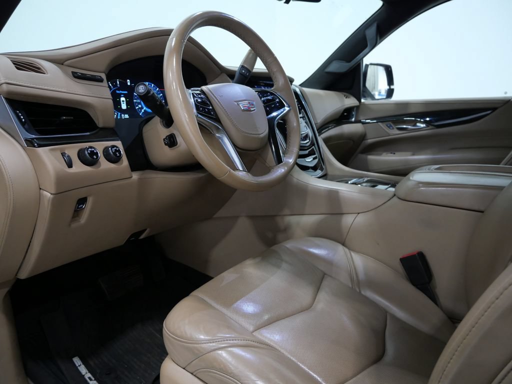 Used 2020 Cadillac Escalade Platinum AWD/4WD image 11