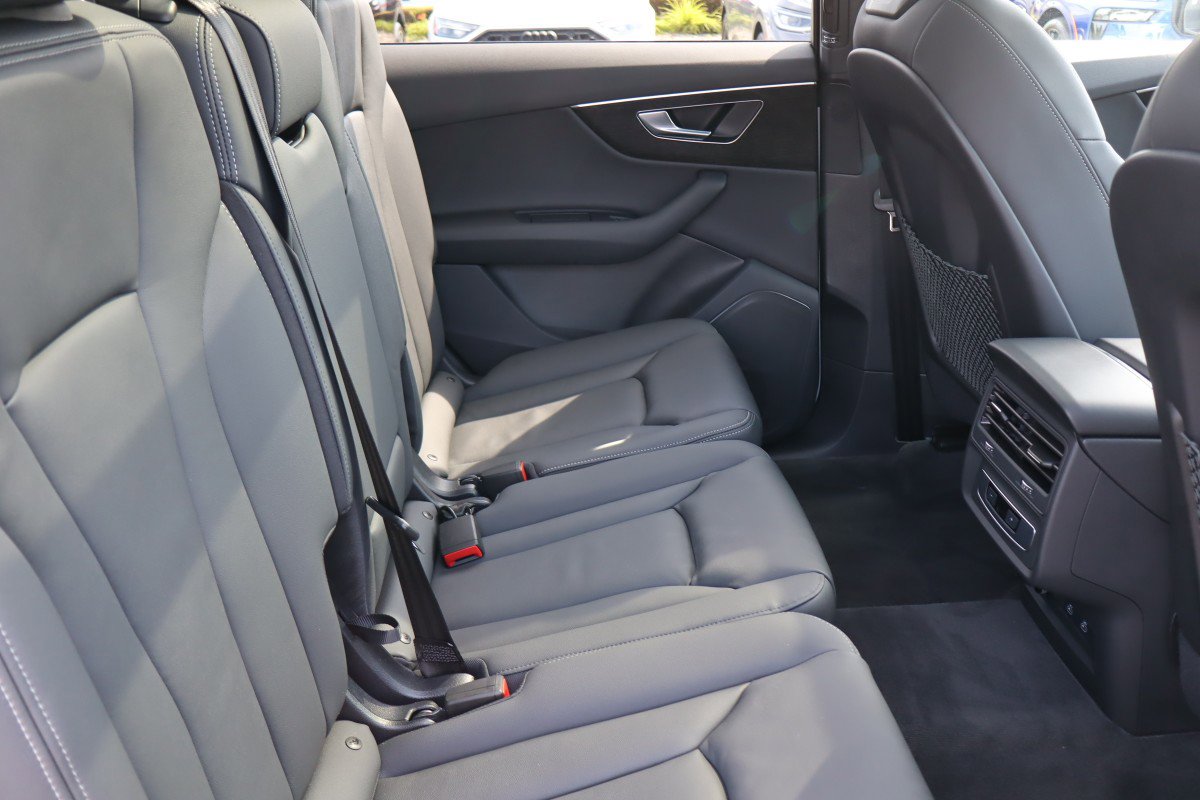 Used 2025 Audi Q7 2.0T Premium w/ Convenience Package image 14