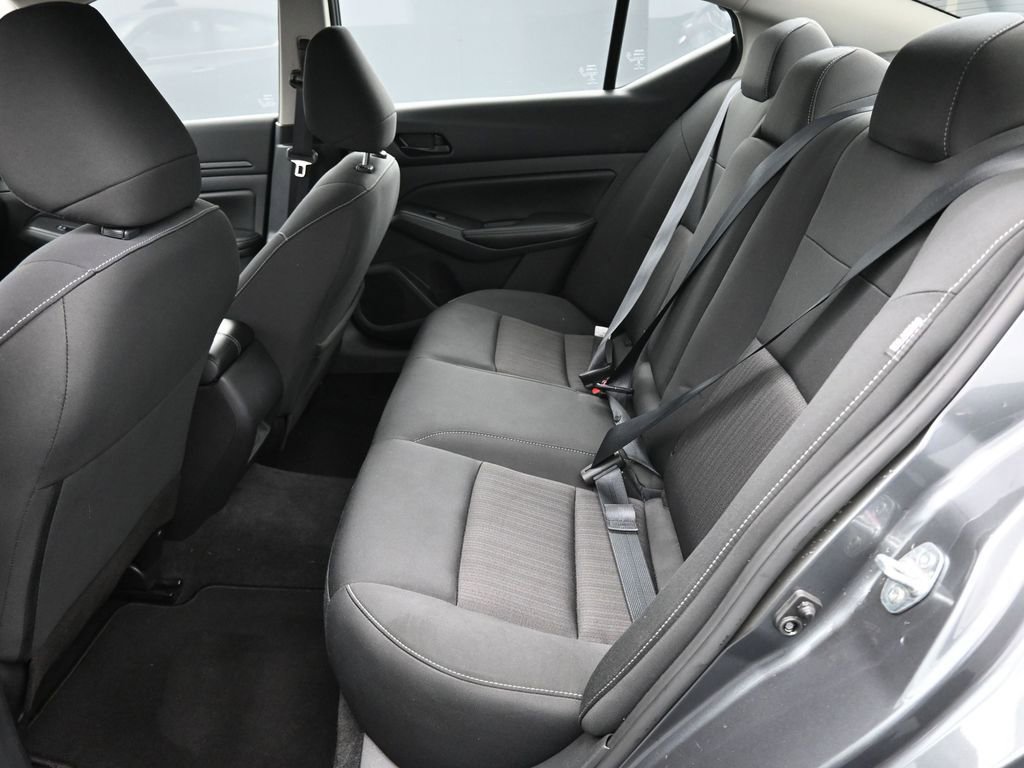 Used 2024 Nissan Altima 2.5 SV image 12