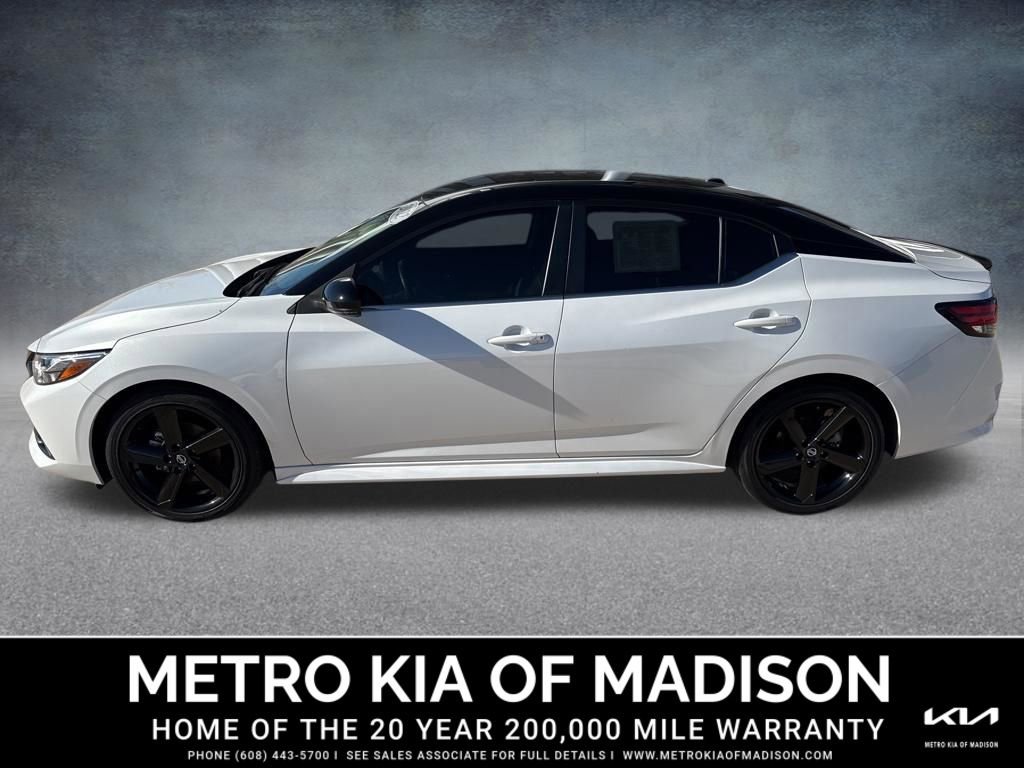 Used 2022 Nissan Sentra SR w/ Midnight Edition image 3
