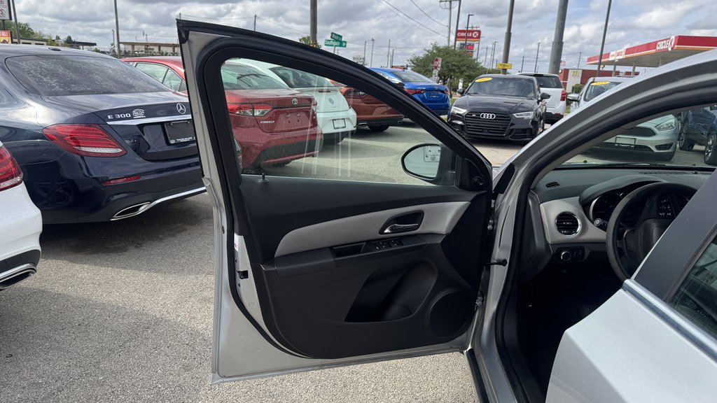 Used 2011 Chevrolet Cruze LS w/ Connectivity Package FWD image 15