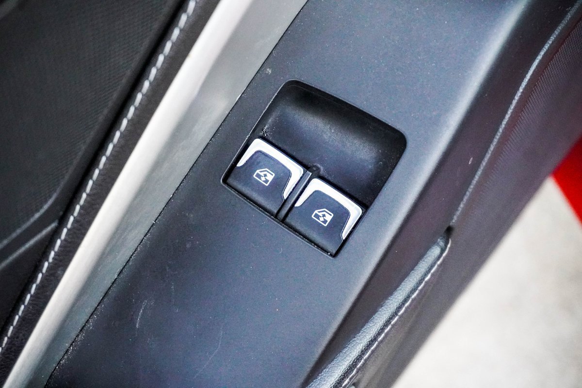 Used 2014 Chevrolet Corvette Stingray Convertible image 16