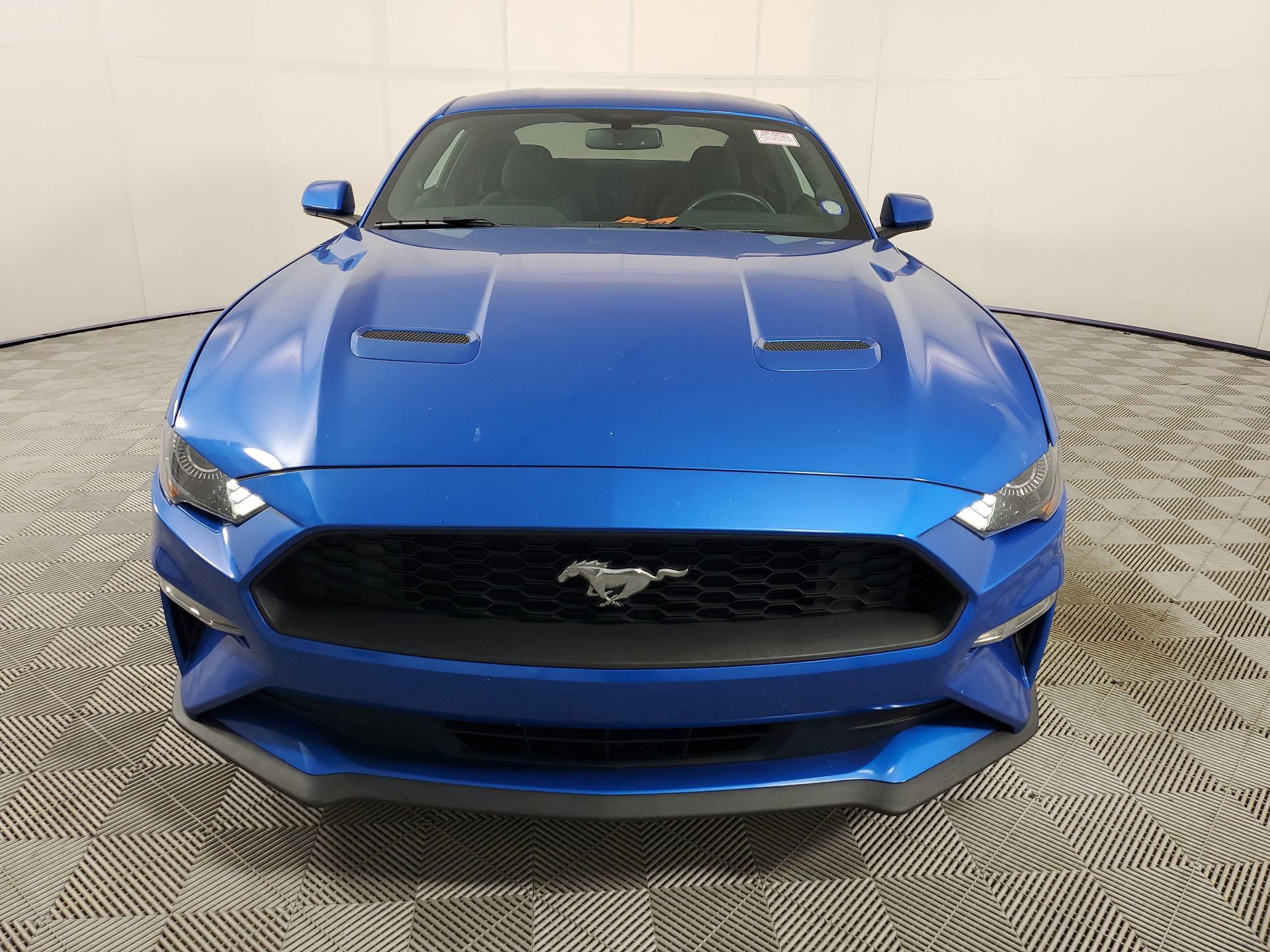 Used 2019 Ford Mustang Coupe w/ Equipment Group 101A image 2