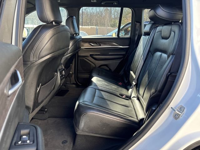 Used 2024 Jeep Grand Cherokee Limited AWD/4WD image 18