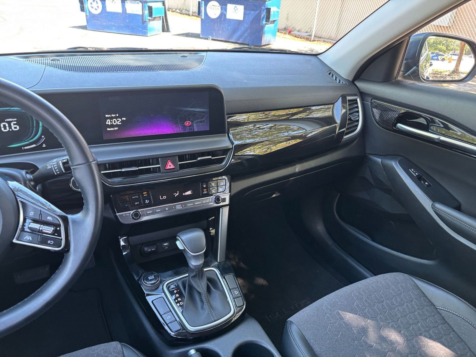 Used 2025 Kia Seltos S FWD image 30