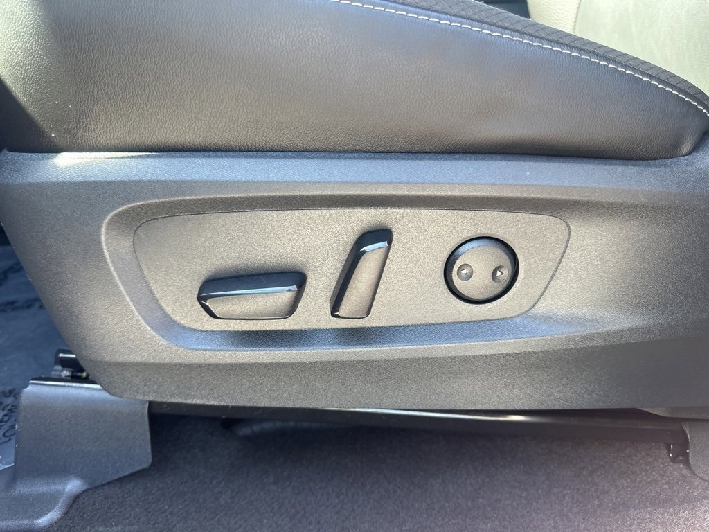 Used 2023 Nissan Pathfinder SL image 10