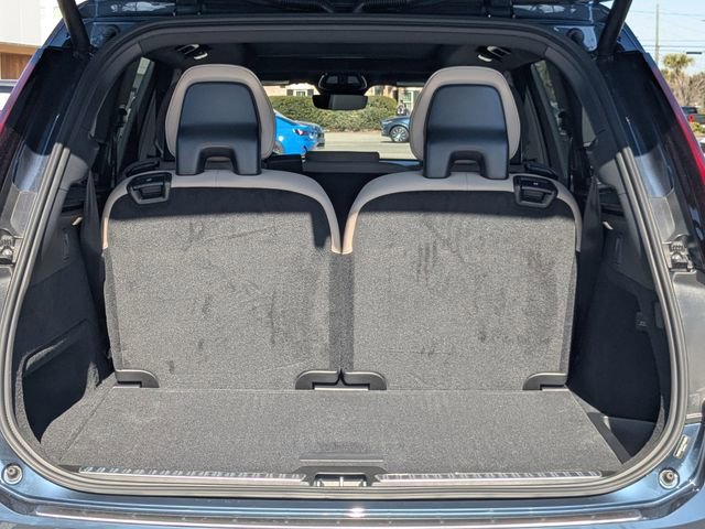 New 2026 Volvo XC90 B5 Core w/ Protection Package Premier AWD/4WD image 17
